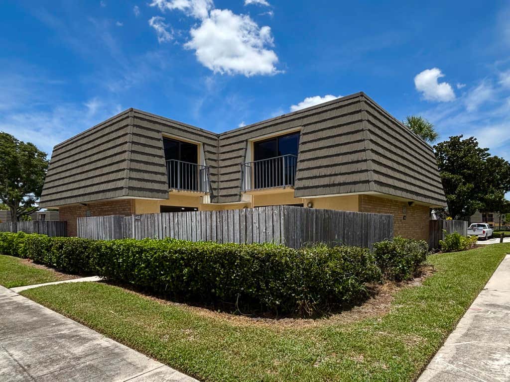 Photo of 1402 14th Way, West Palm Beach, FL 33407 (MLS # B26058229)