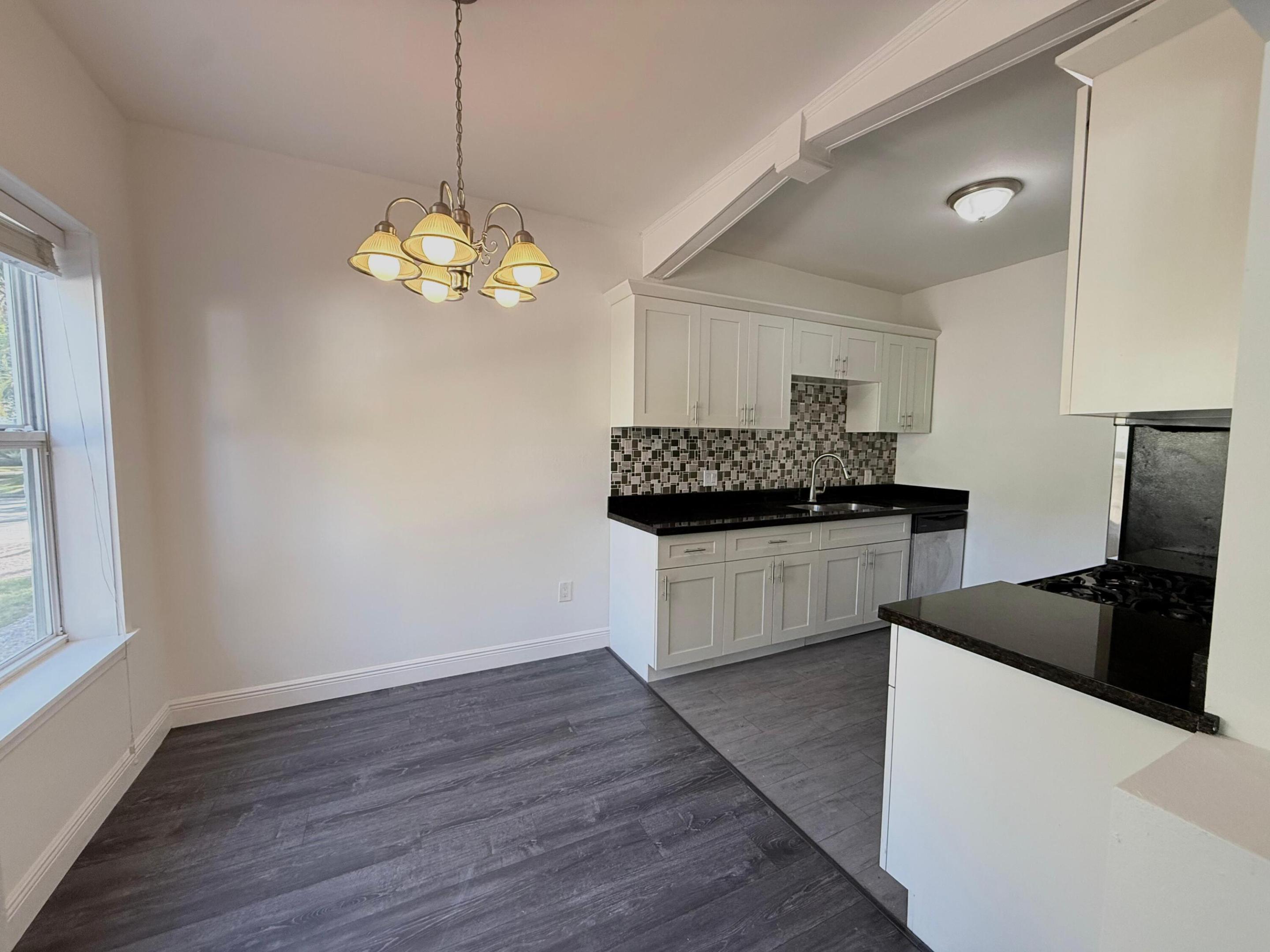 FLAMINGO PARK - Residential Lease