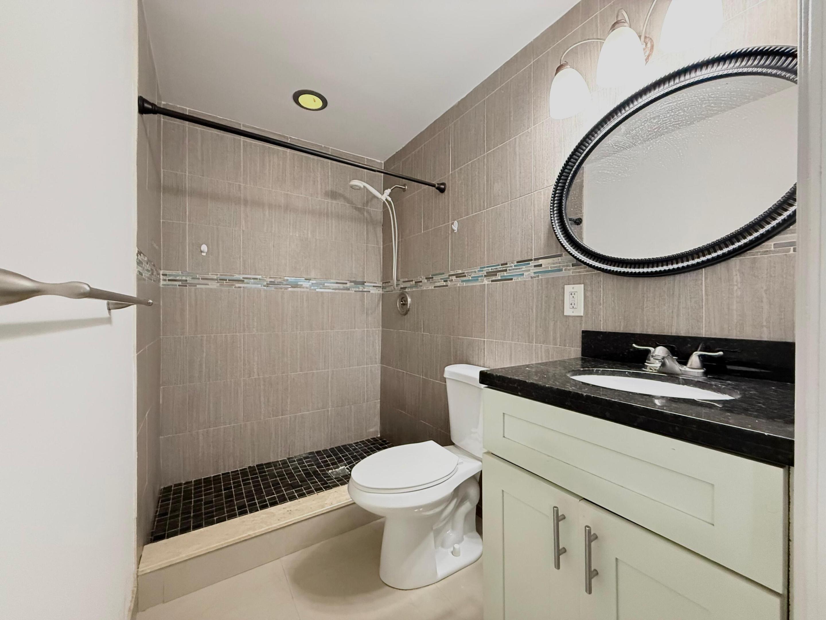 FLAMINGO PARK - Residential Lease