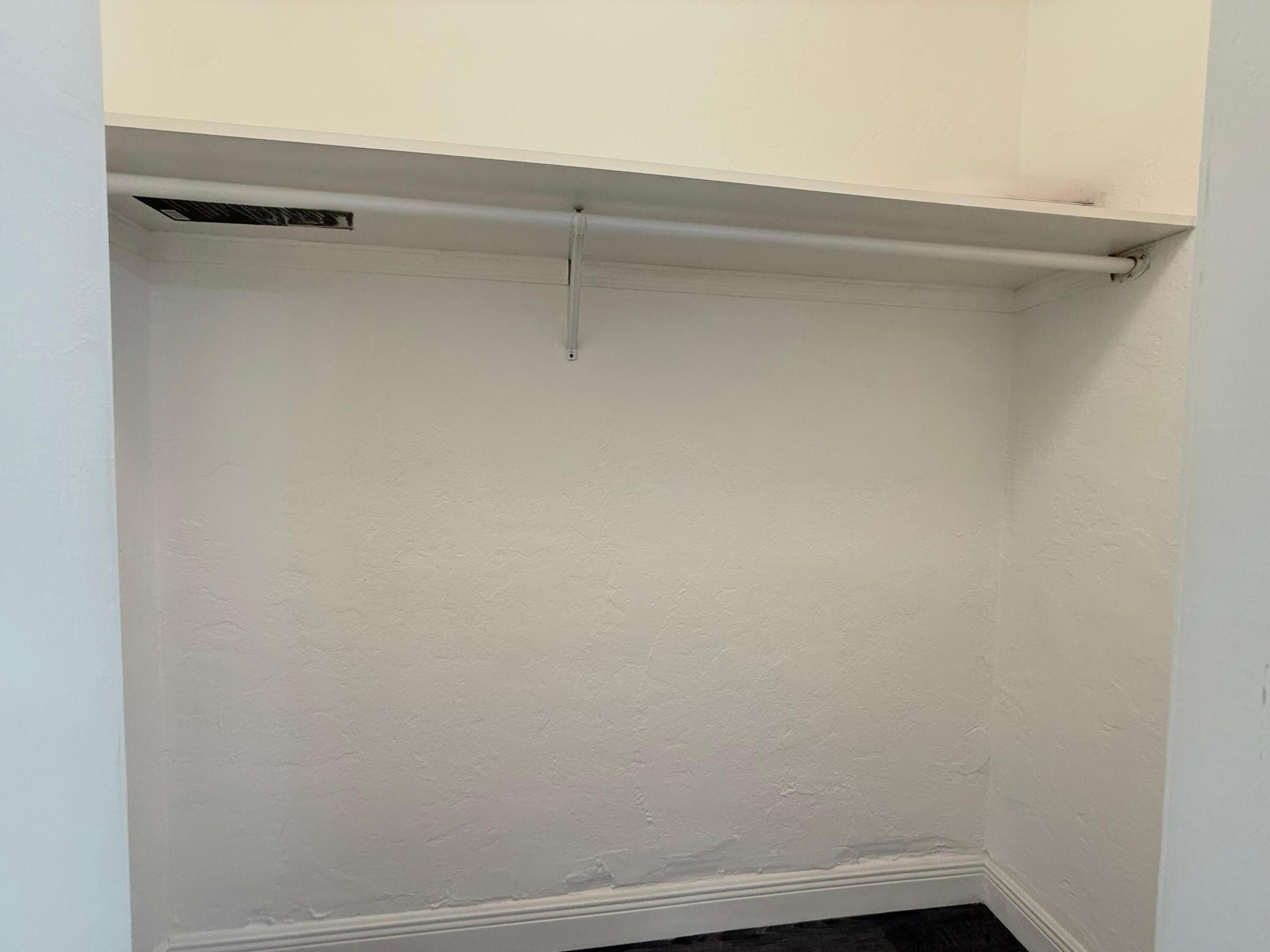 FLAMINGO PARK - Residential Lease