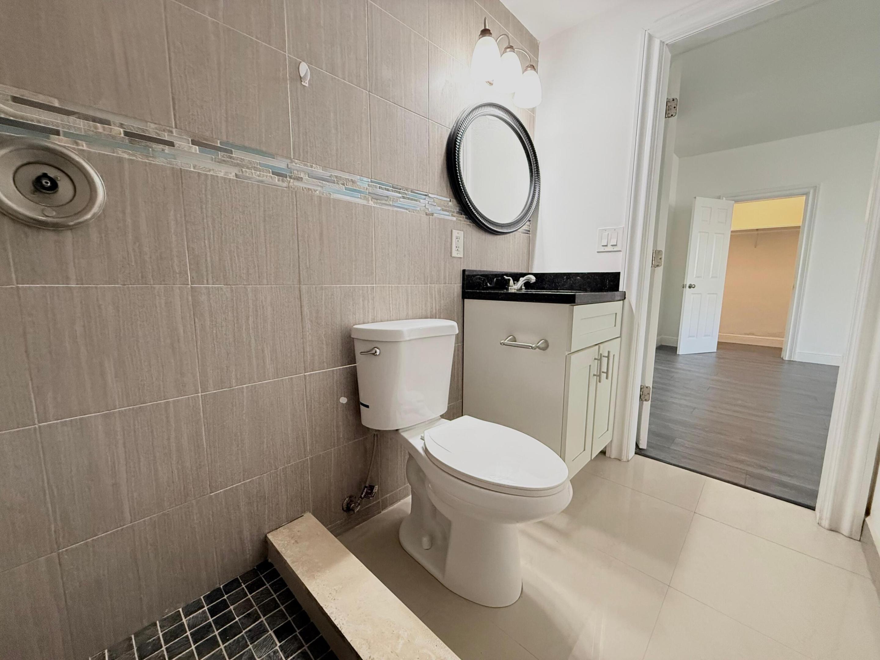 FLAMINGO PARK - Residential Lease