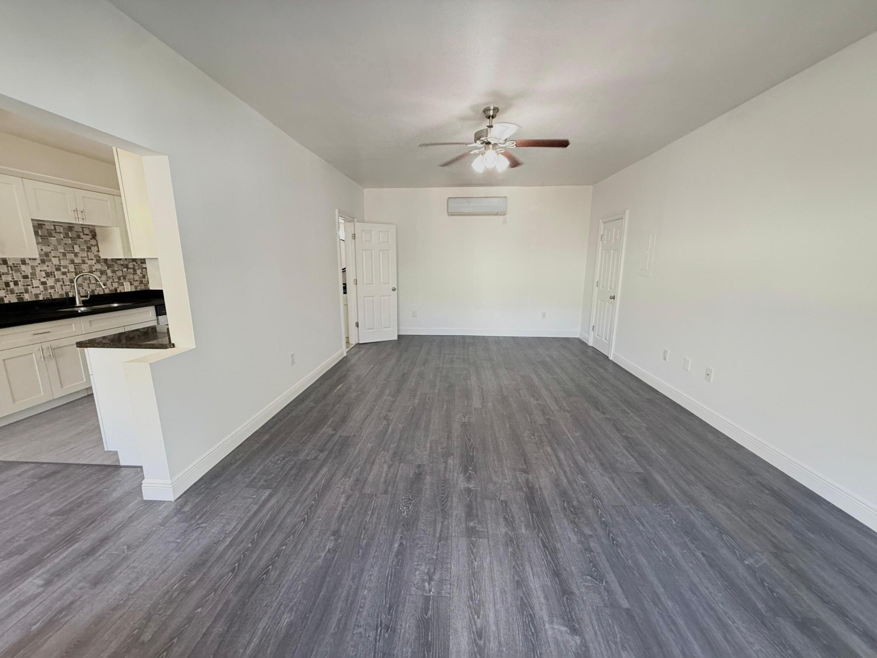 FLAMINGO PARK - Residential Lease