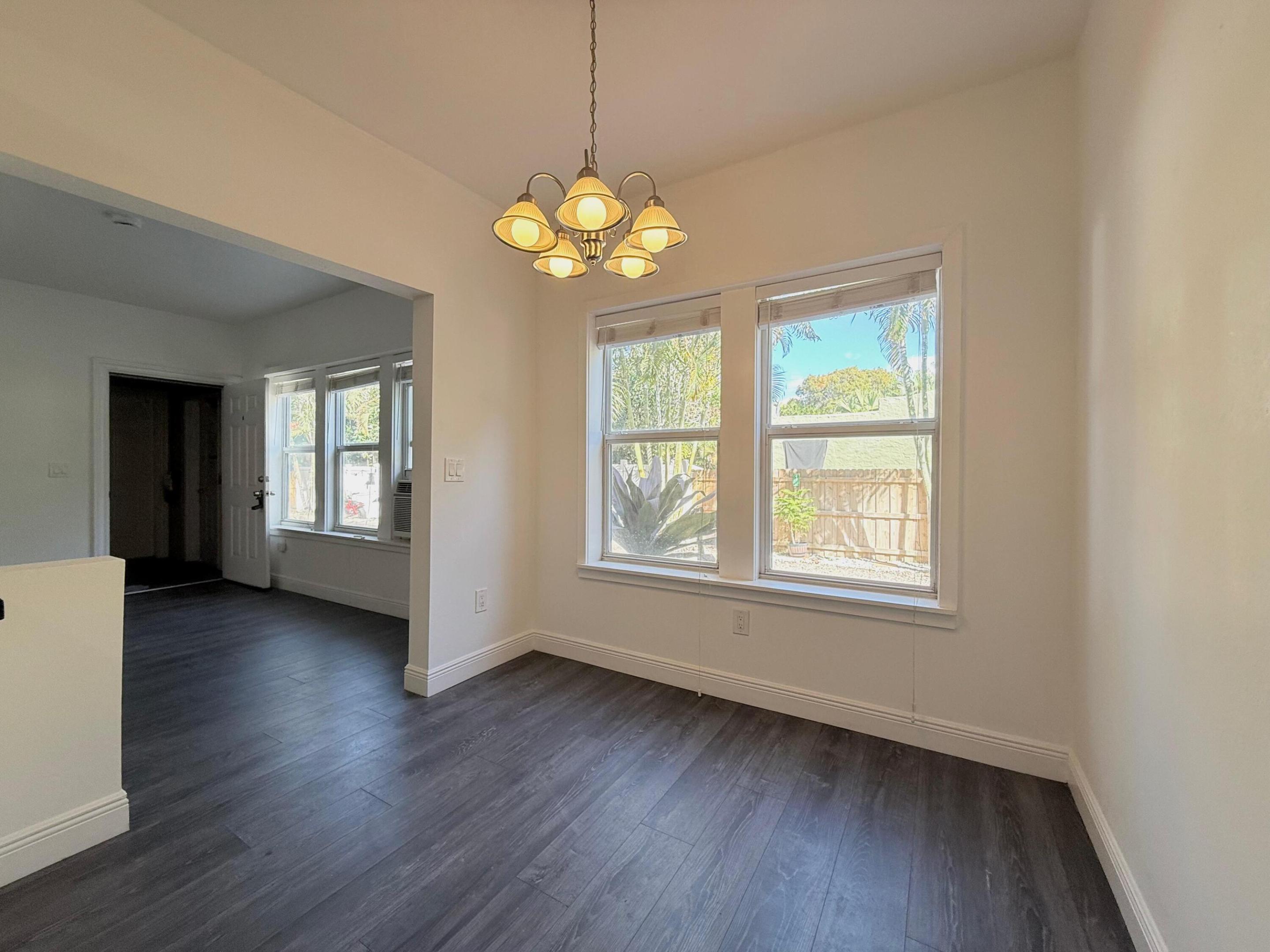 FLAMINGO PARK - Residential Lease