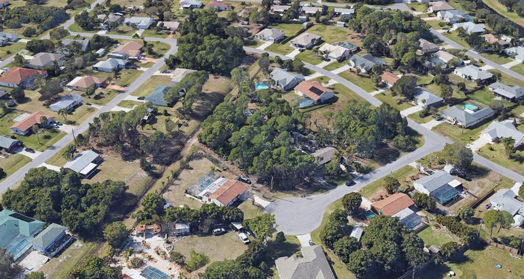 Don't miss this great opportunity of a beautiful, oversized *almost* double lot in a cul-de-sac!