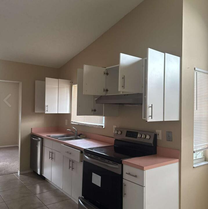 PORT ST LUCIE SECTION 40 - Residential Lease