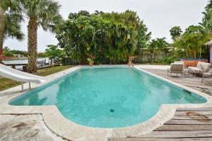 LAKE CLARKE SHORES - Residential