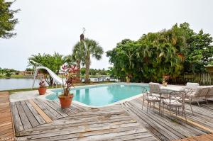 LAKE CLARKE SHORES - Residential