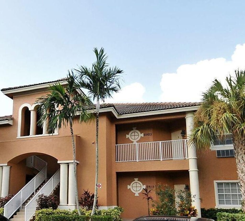 Photo of 8919 Sandshot 5412 Side B Court #Side B, Port Saint Lucie, FL 34986 (MLS # R10757869)