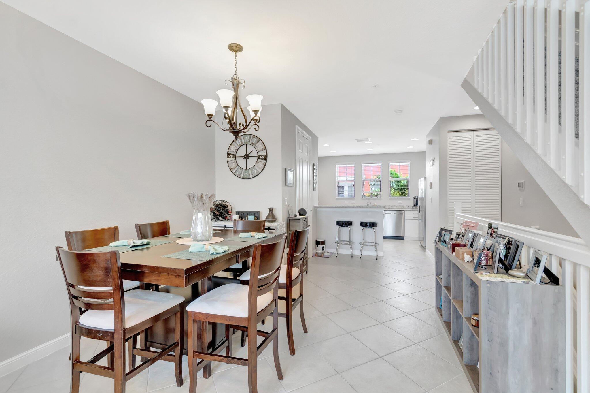 West Palm Beach, Florida 33401, United States, 2 Bedrooms Bedrooms, ,3 BathroomsBathrooms,Residential,Pending,209681