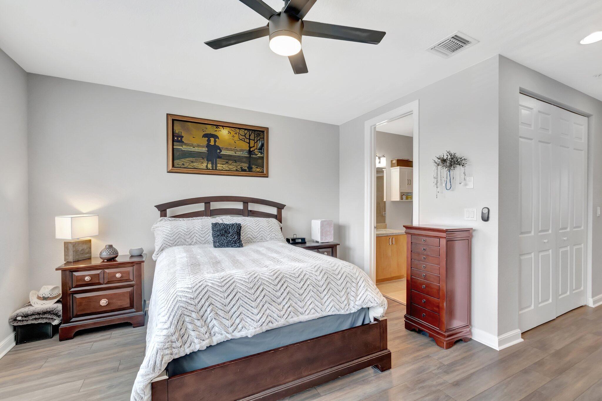 West Palm Beach, Florida 33401, United States, 2 Bedrooms Bedrooms, ,3 BathroomsBathrooms,Residential,Pending,209681