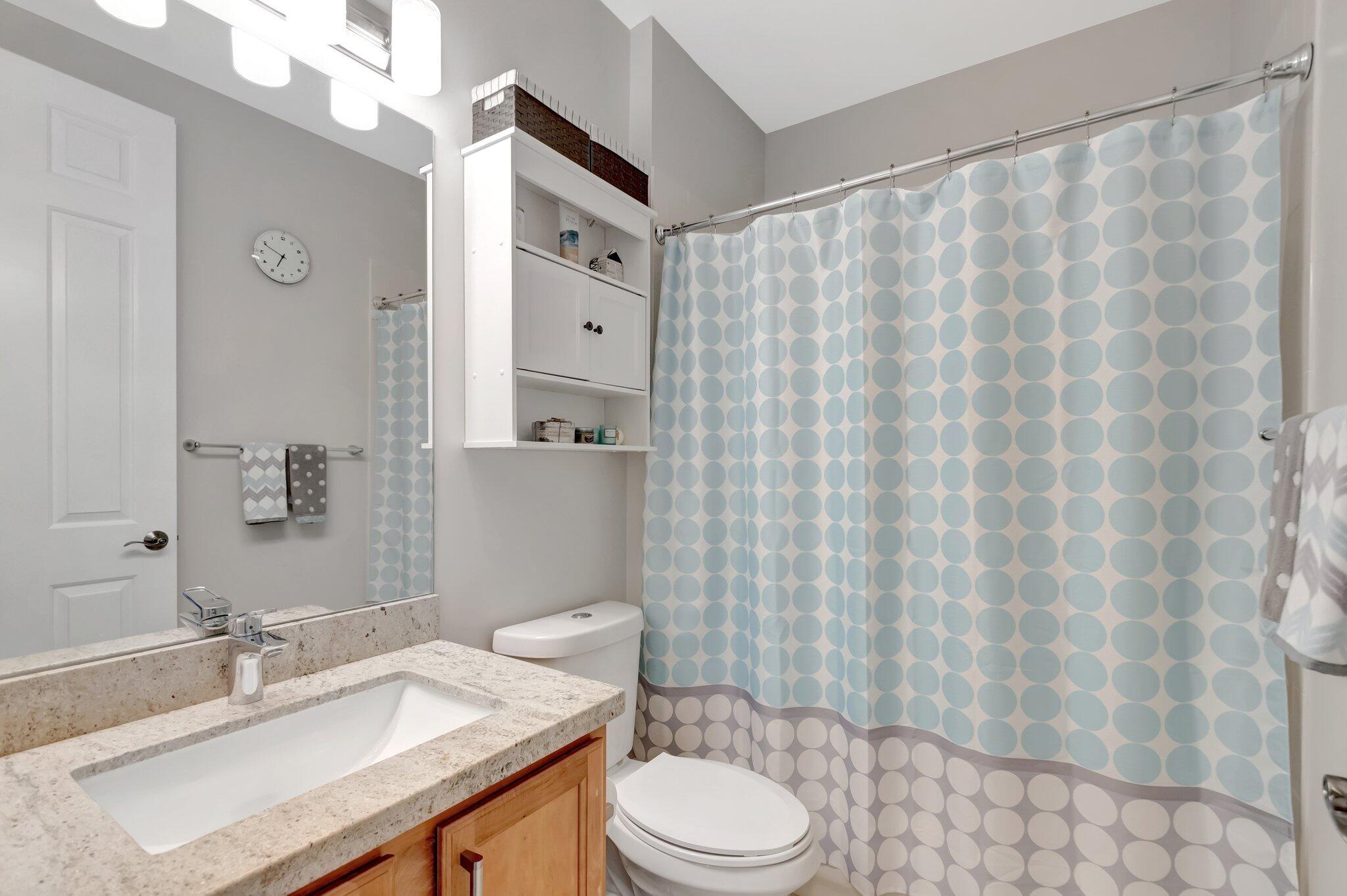 West Palm Beach, Florida 33401, United States, 2 Bedrooms Bedrooms, ,3 BathroomsBathrooms,Residential,Pending,209681