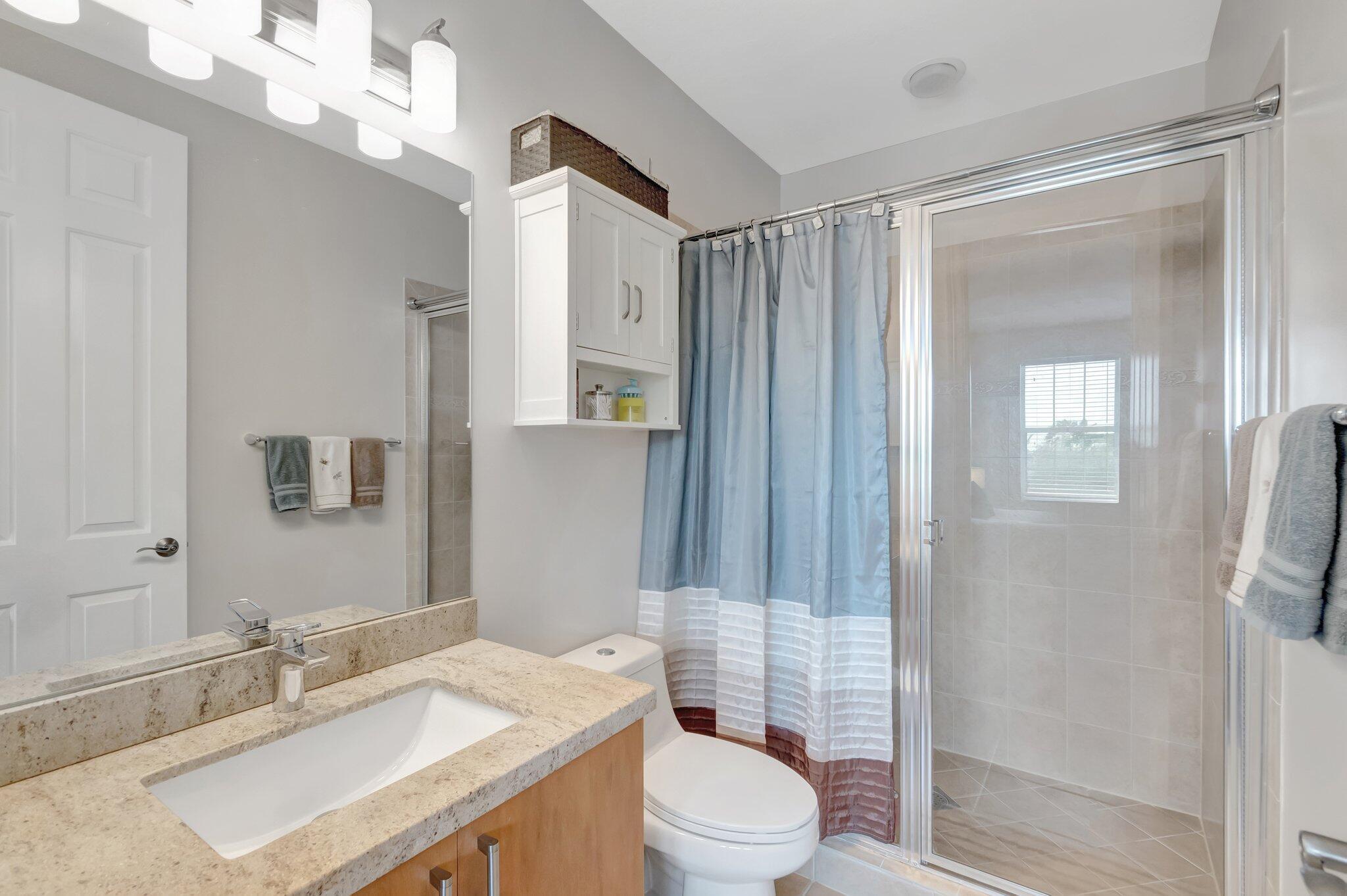 West Palm Beach, Florida 33401, United States, 2 Bedrooms Bedrooms, ,3 BathroomsBathrooms,Residential,Pending,209681