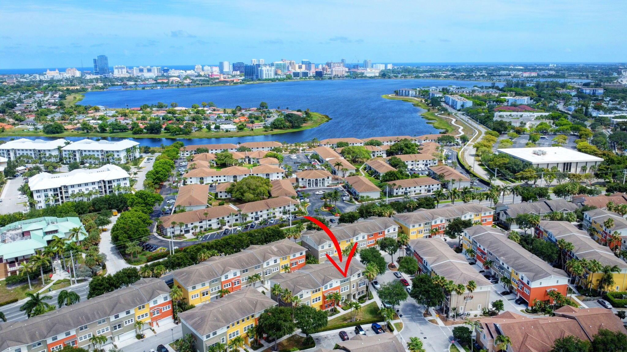 West Palm Beach, Florida 33401, United States, 2 Bedrooms Bedrooms, ,3 BathroomsBathrooms,Residential,Pending,209681