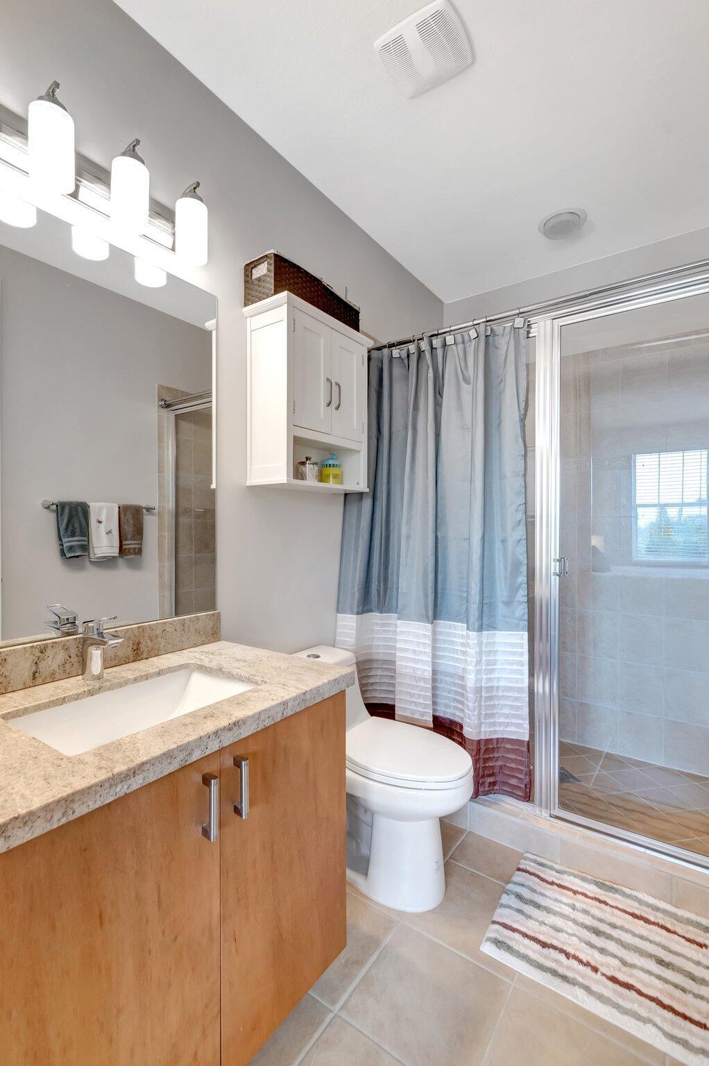 West Palm Beach, Florida 33401, United States, 2 Bedrooms Bedrooms, ,3 BathroomsBathrooms,Residential,Pending,209681