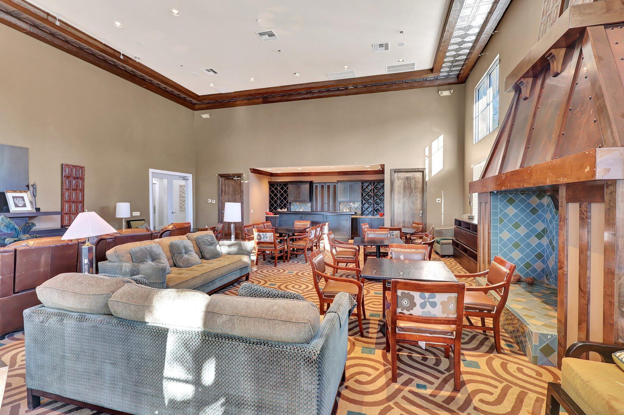 West Palm Beach, Florida 33401, United States, 2 Bedrooms Bedrooms, ,3 BathroomsBathrooms,Residential,Pending,209681