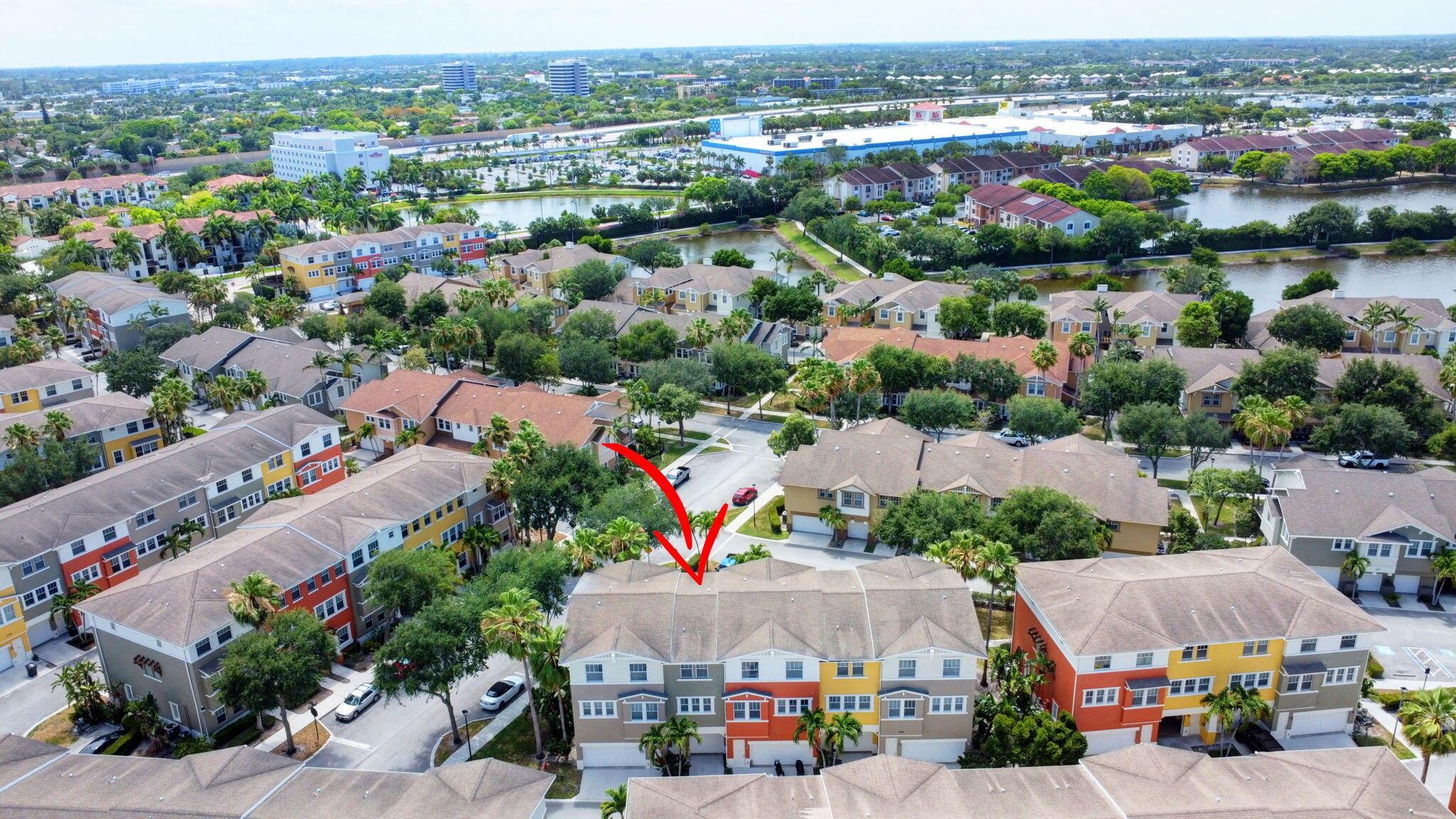 West Palm Beach, Florida 33401, United States, 2 Bedrooms Bedrooms, ,3 BathroomsBathrooms,Residential,Pending,209681