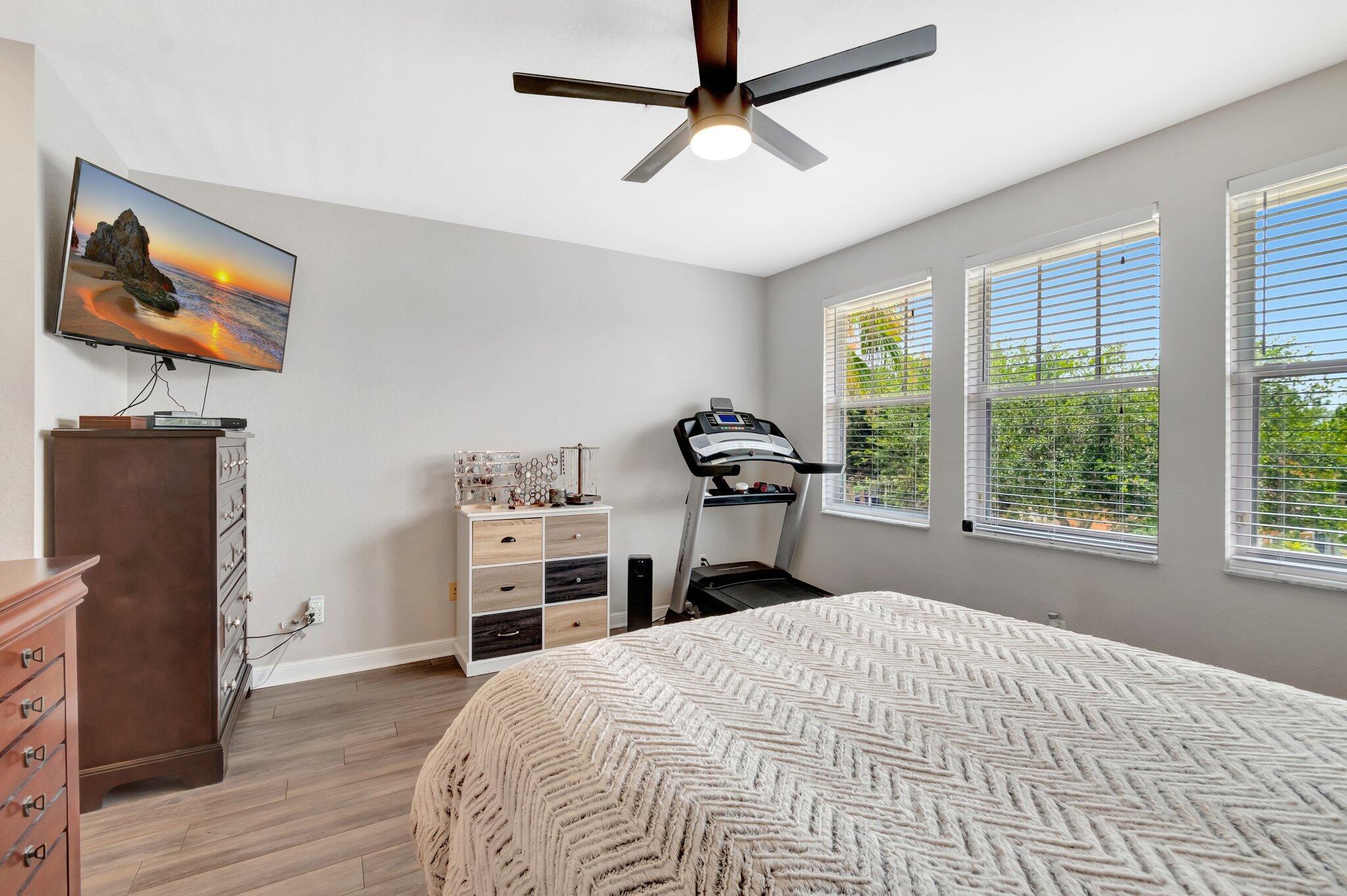 West Palm Beach, Florida 33401, United States, 2 Bedrooms Bedrooms, ,3 BathroomsBathrooms,Residential,Pending,209681