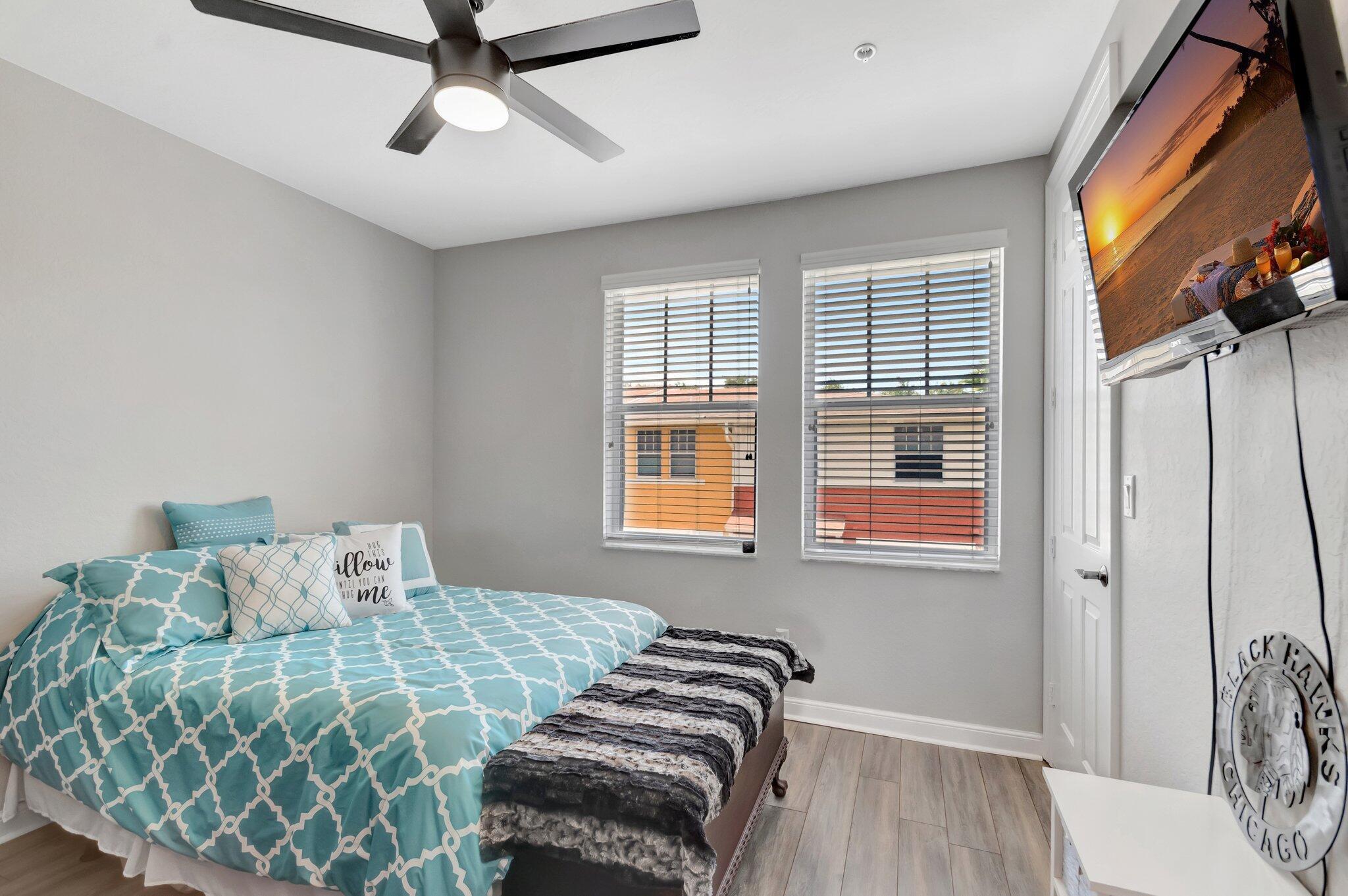 West Palm Beach, Florida 33401, United States, 2 Bedrooms Bedrooms, ,3 BathroomsBathrooms,Residential,Pending,209681