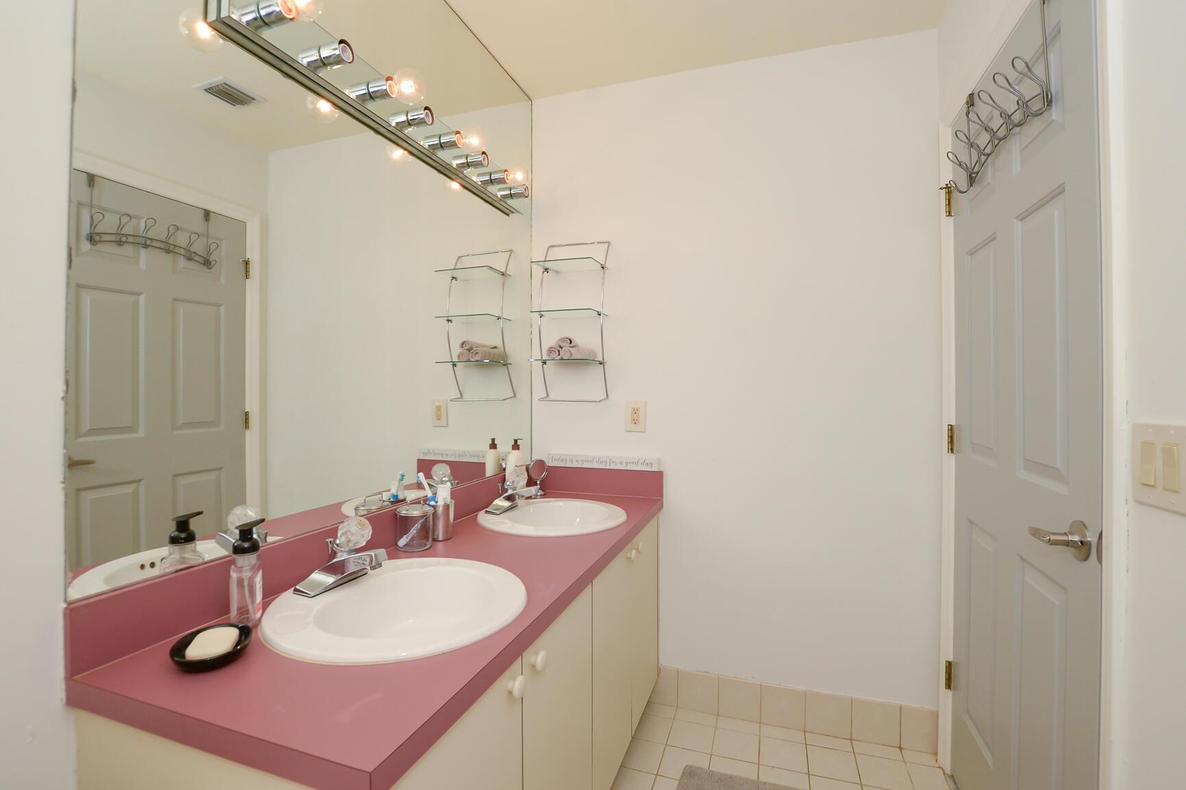 COUNTRY CLUB ESTATES PARC - Residential