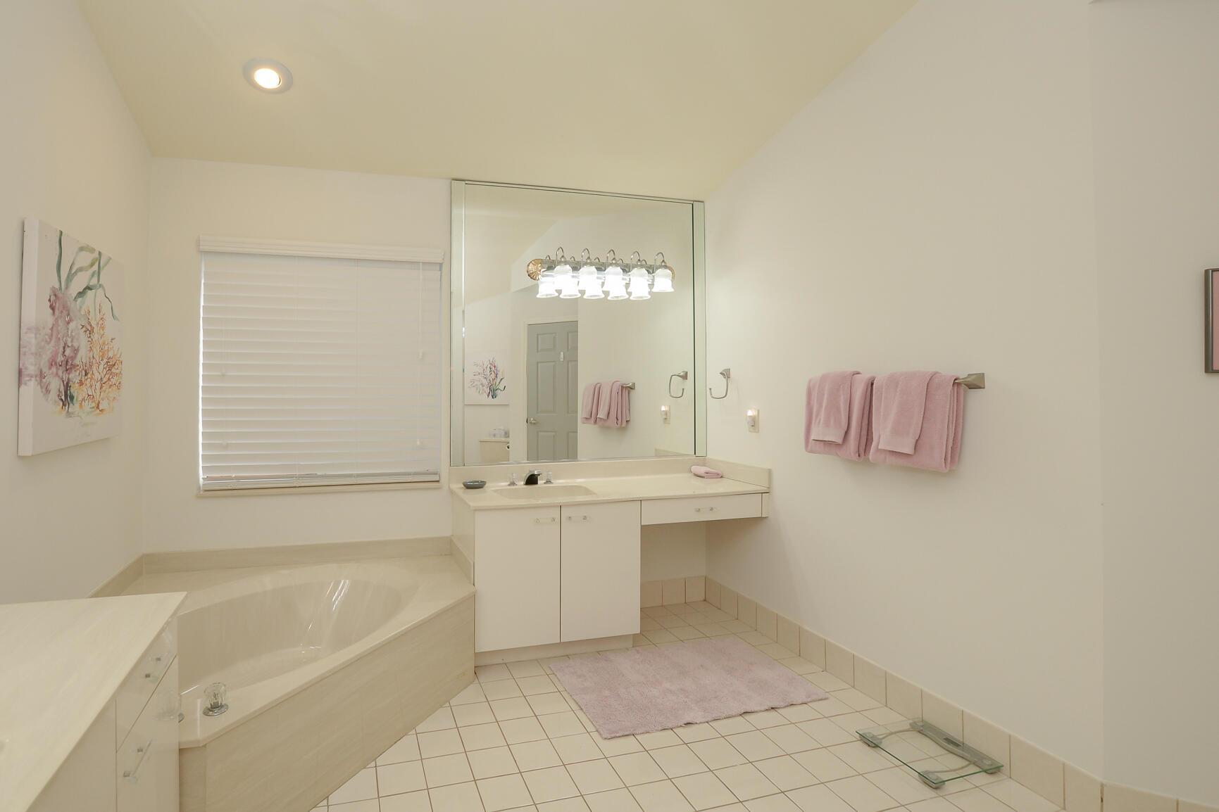 COUNTRY CLUB ESTATES PARC - Residential