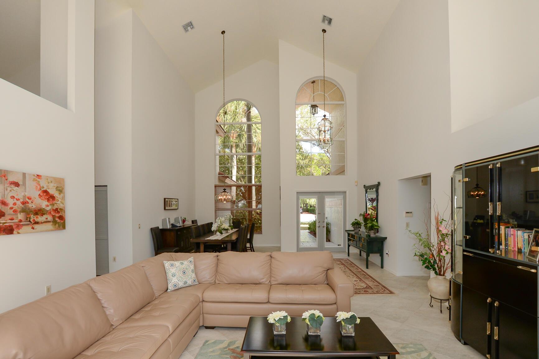 COUNTRY CLUB ESTATES PARC - Residential