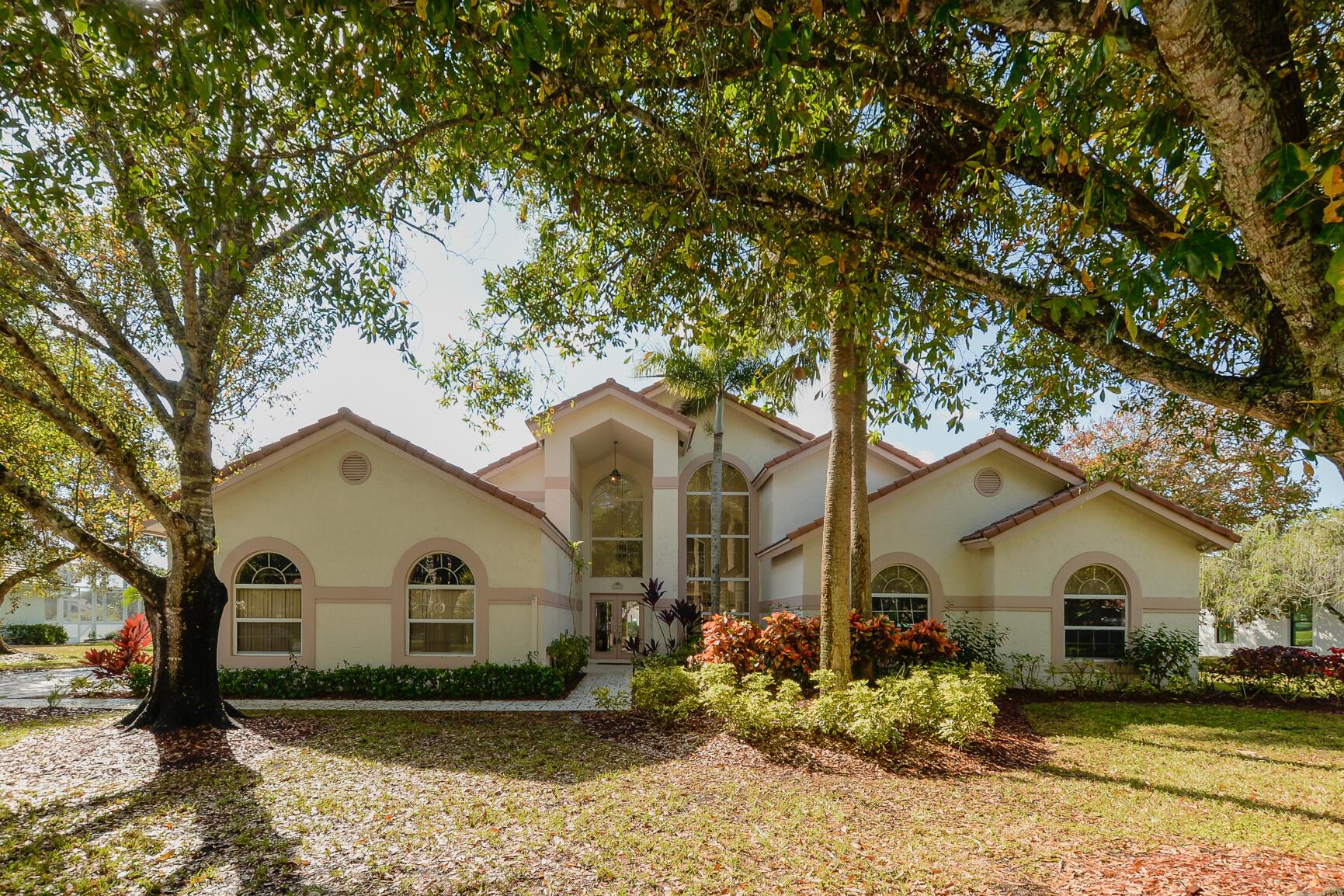 COUNTRY CLUB ESTATES PARC - Residential