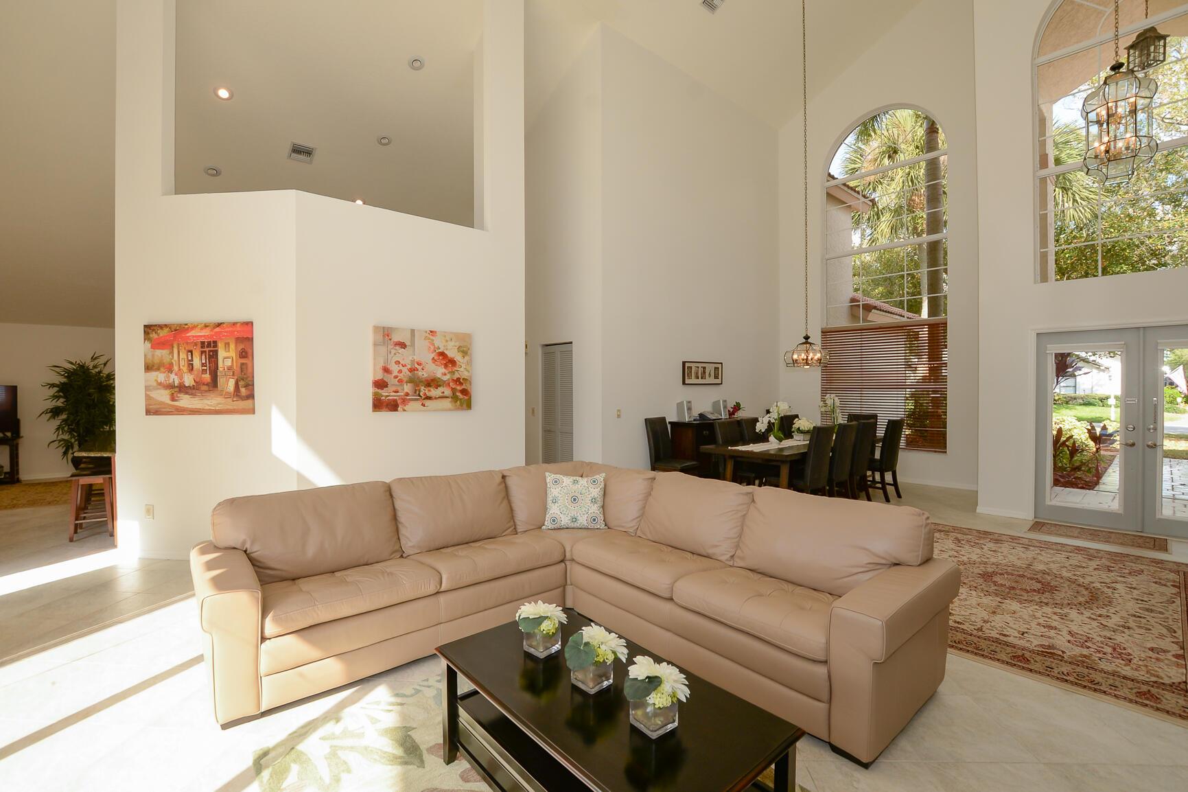 COUNTRY CLUB ESTATES PARC - Residential