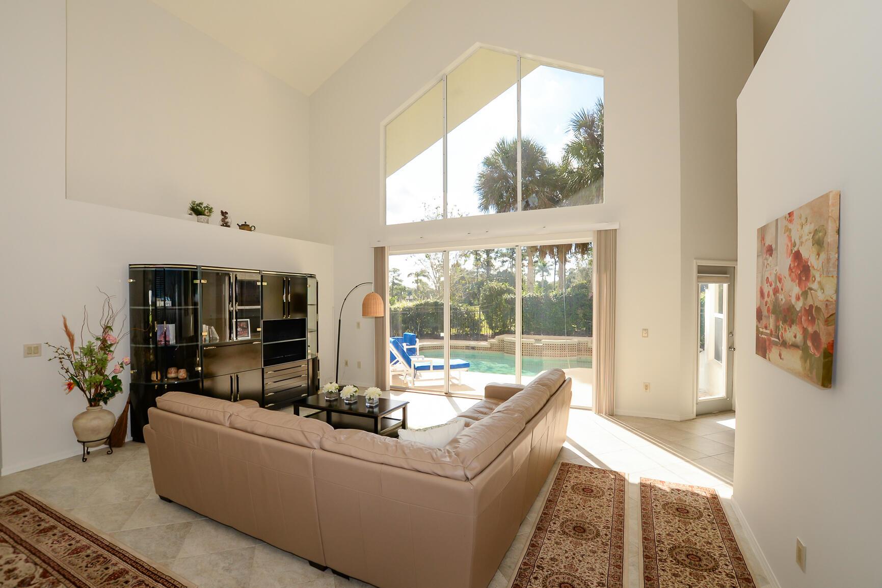 COUNTRY CLUB ESTATES PARC - Residential