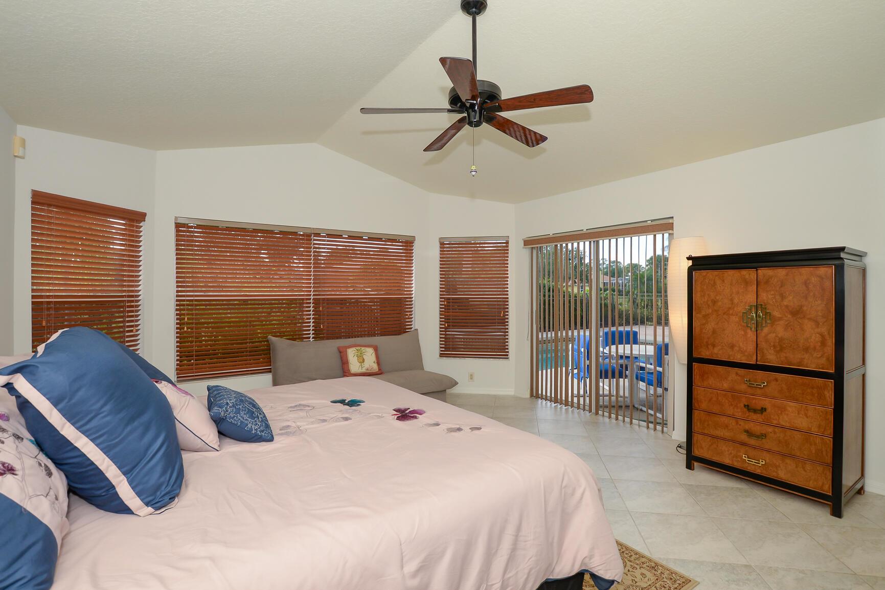 COUNTRY CLUB ESTATES PARC - Residential