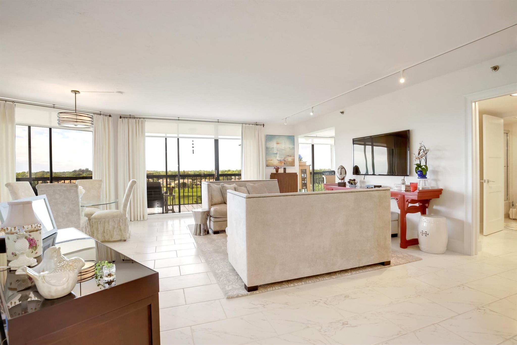 FOUNTAINS SOUTH CONDO 3B - Residential