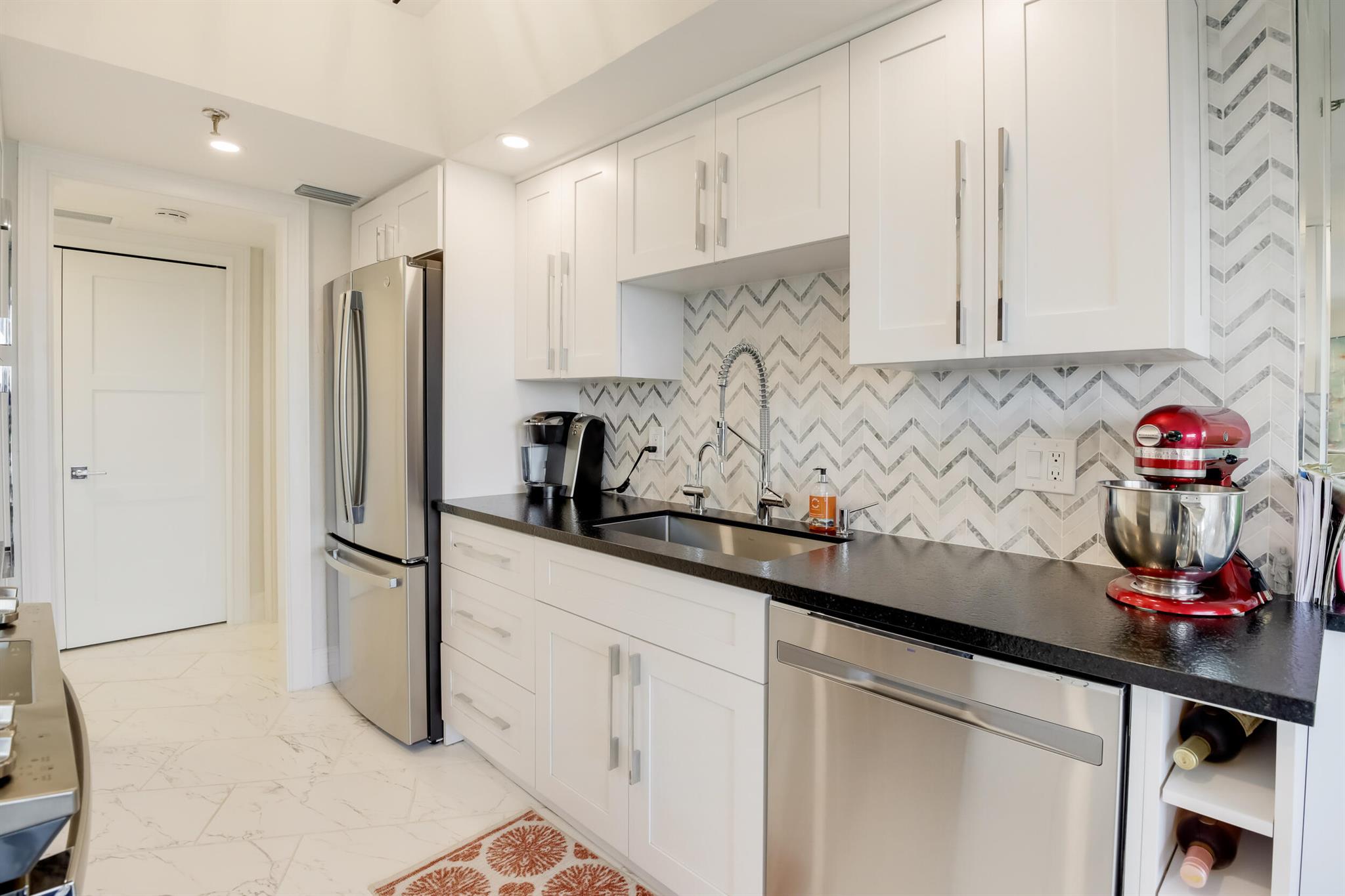 FOUNTAINS SOUTH CONDO 3B - Residential