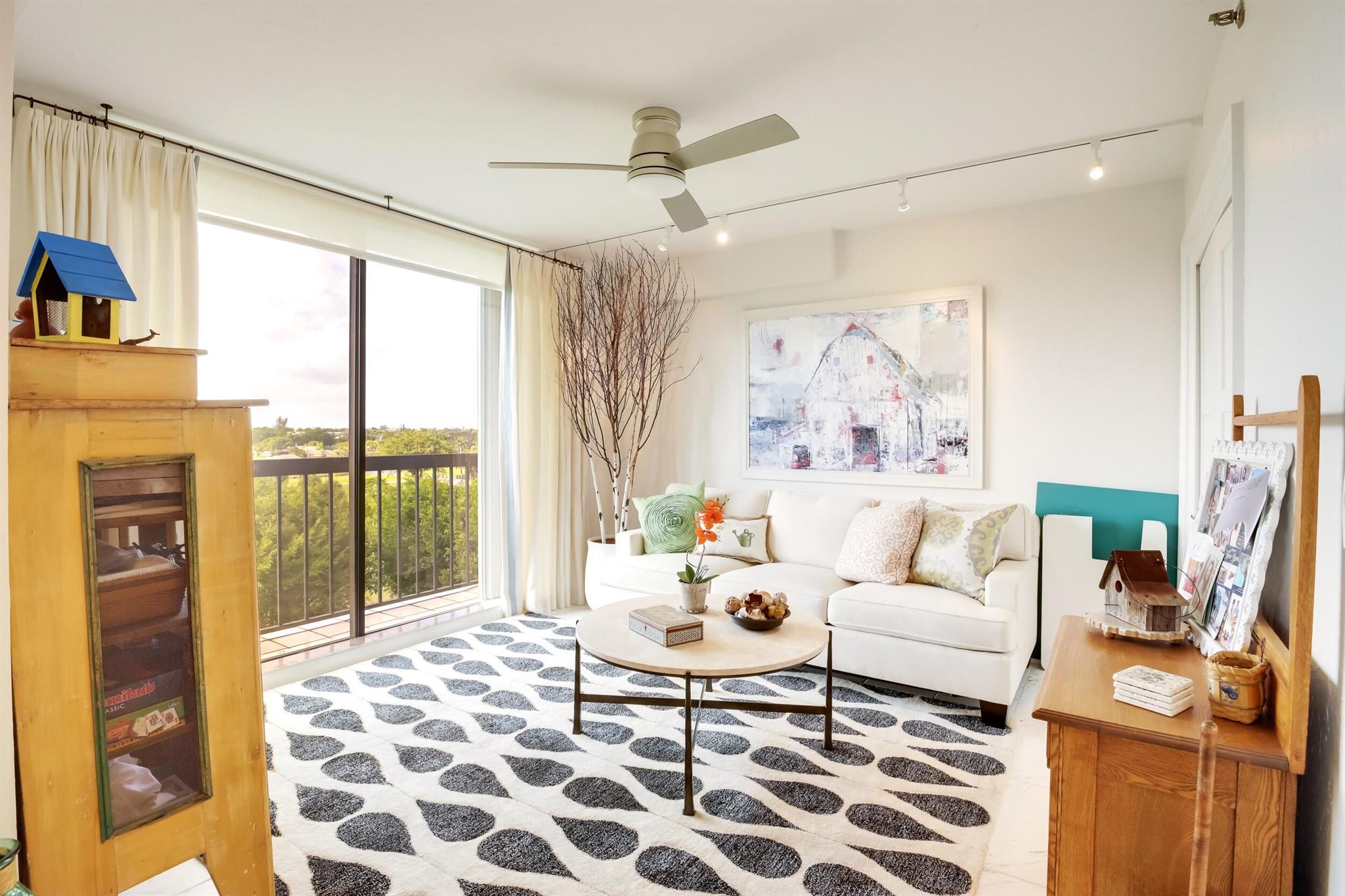 FOUNTAINS SOUTH CONDO 3B - Residential