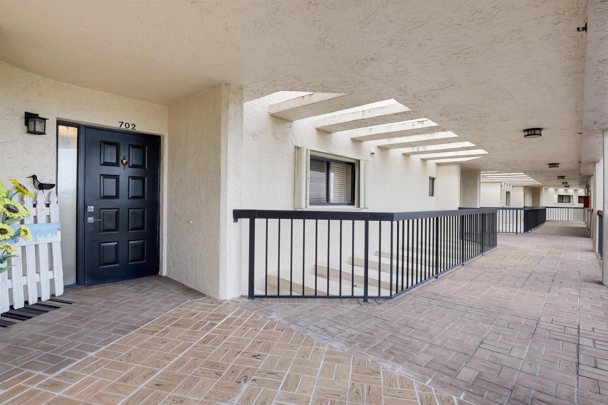 FOUNTAINS SOUTH CONDO 3B - Residential