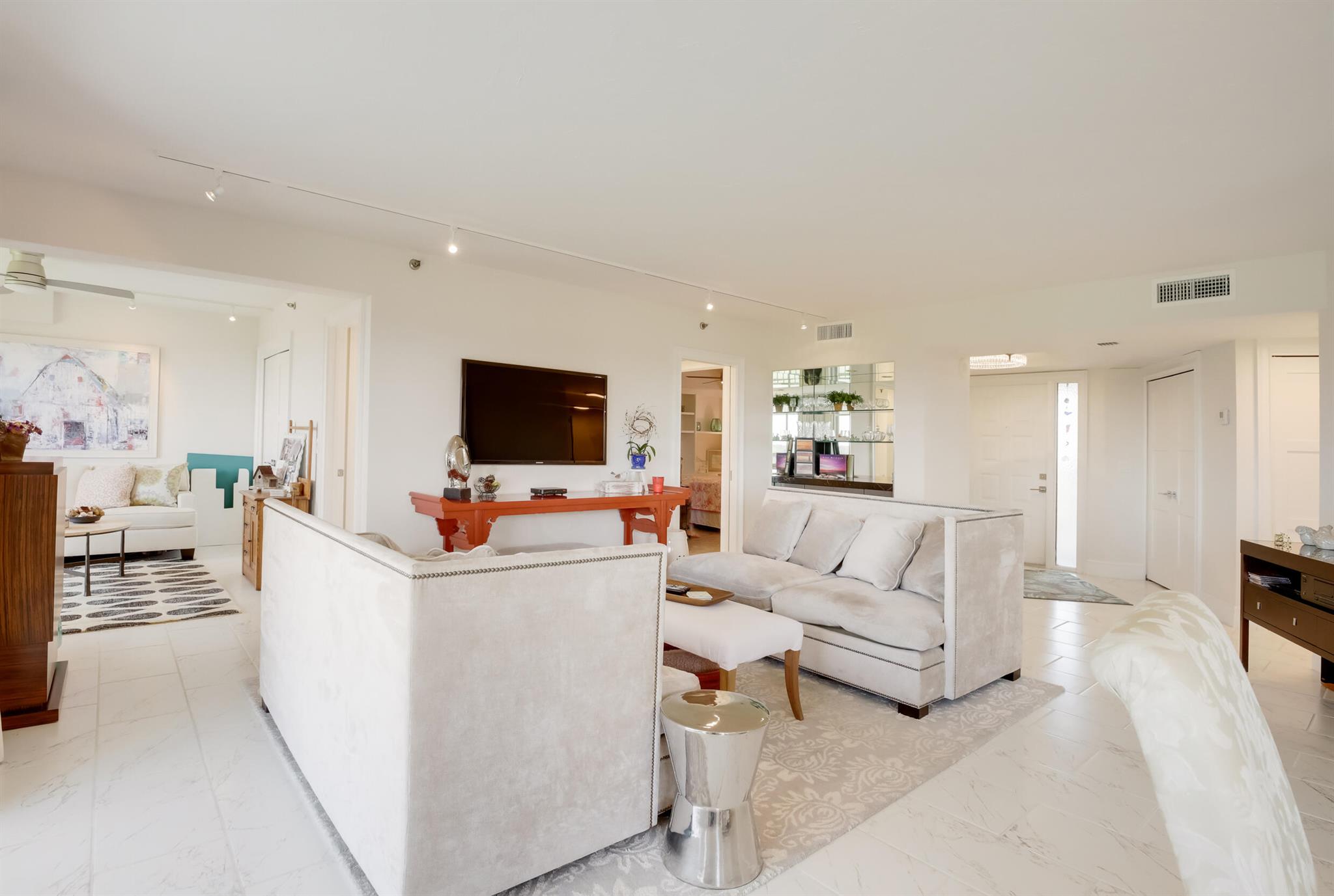 FOUNTAINS SOUTH CONDO 3B - Residential