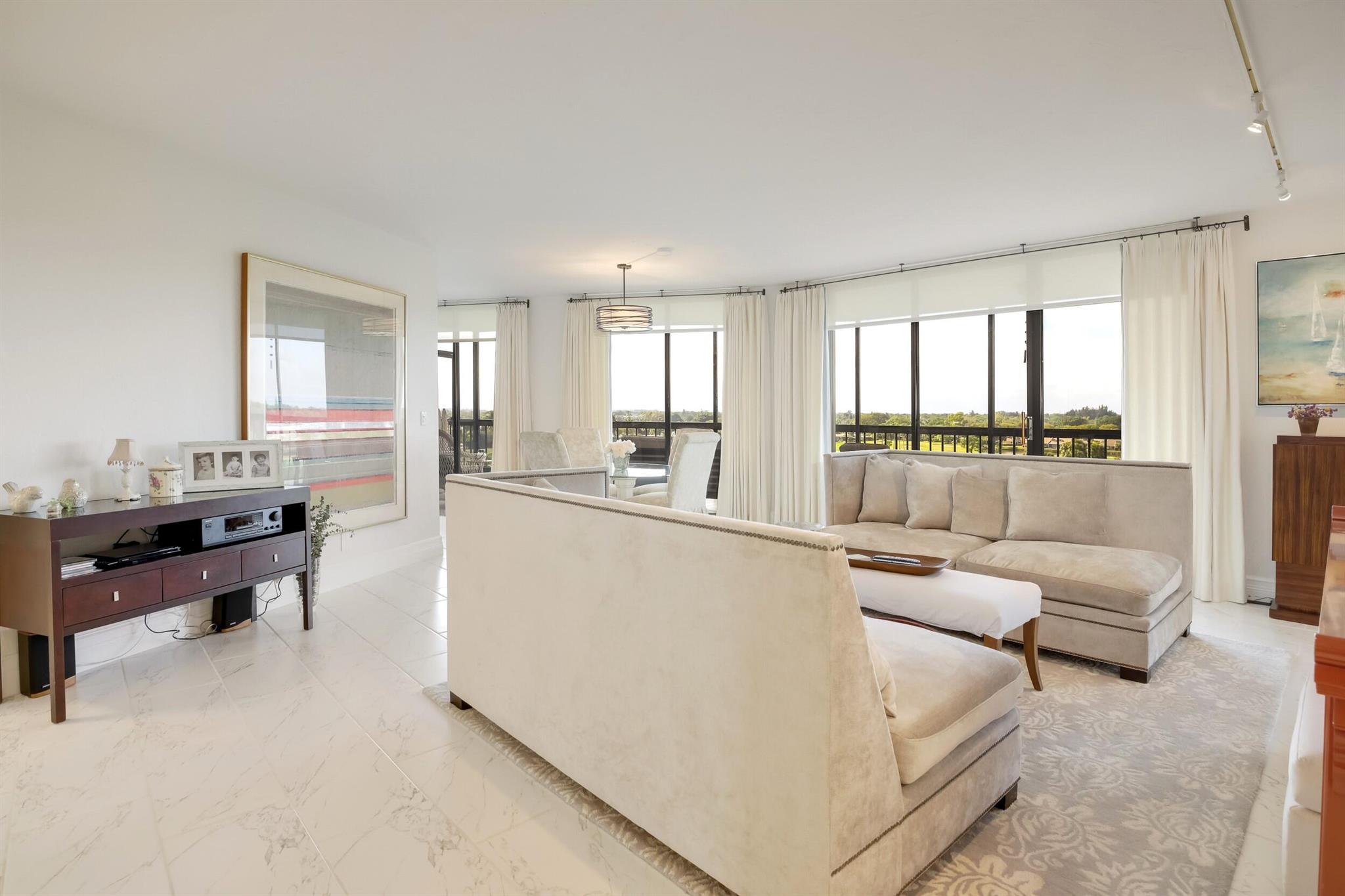 FOUNTAINS SOUTH CONDO 3B - Residential