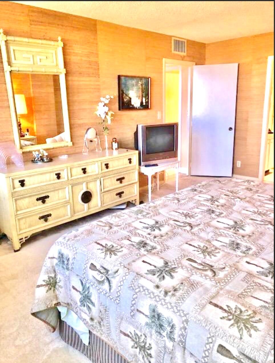 BOCA TOWERS CONDO PORTION - Residential Lease