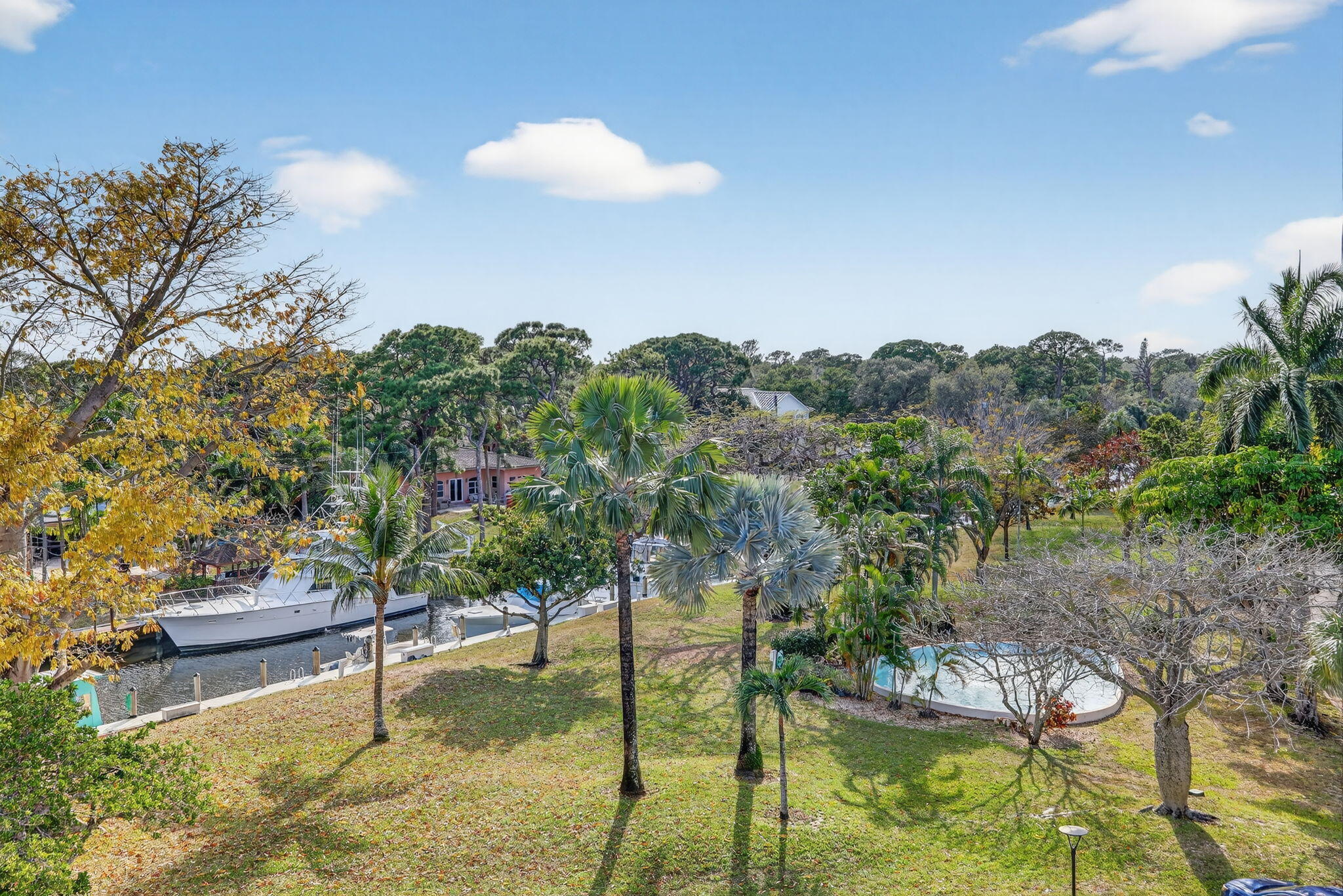 RIVER REACH CONDOMINIUM II - Residential