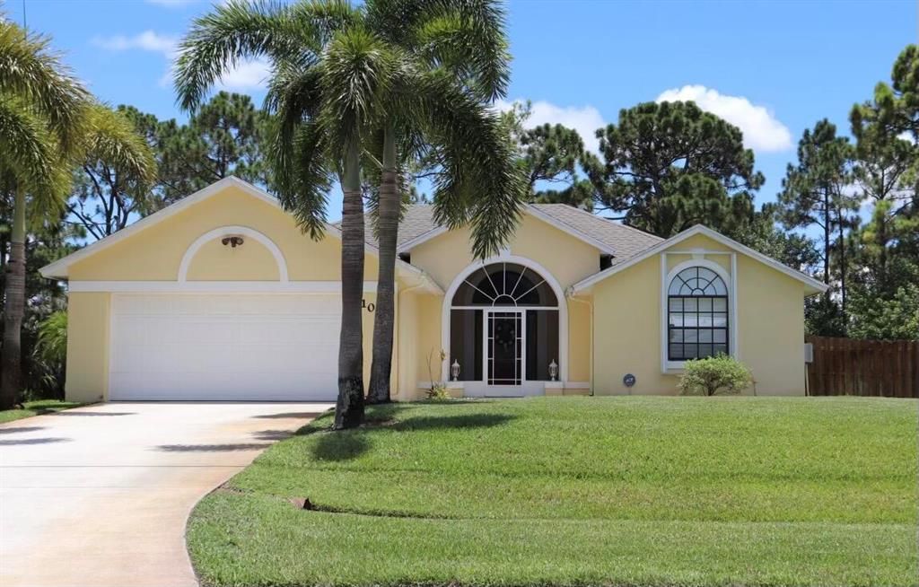 Photo of 1042 SW Deauville Avenue Ave, Port St Lucie, FL 34953 (MLS # R10741849)