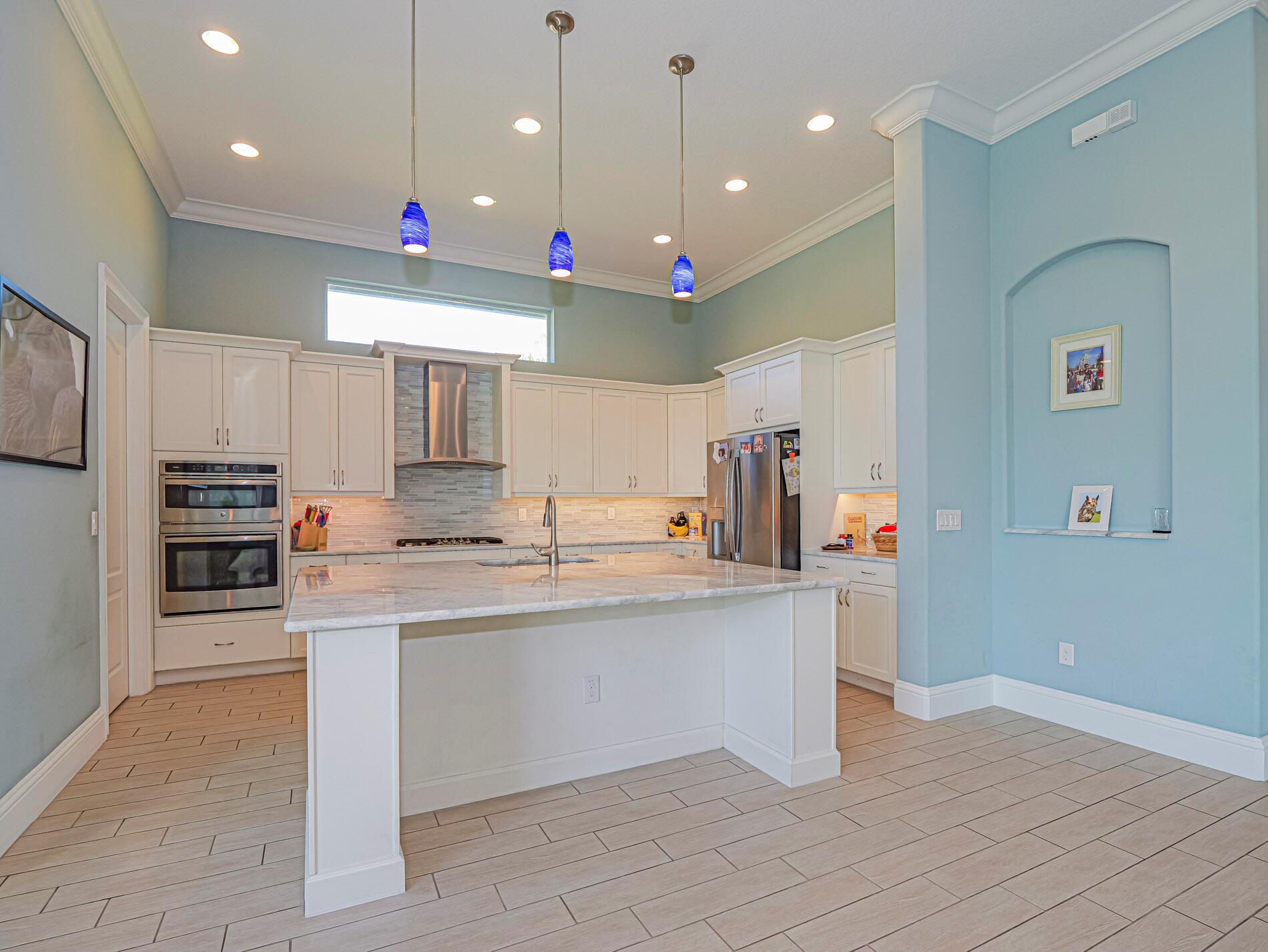 THE LAKE SAPPHIRE SUBDIVI - Residential