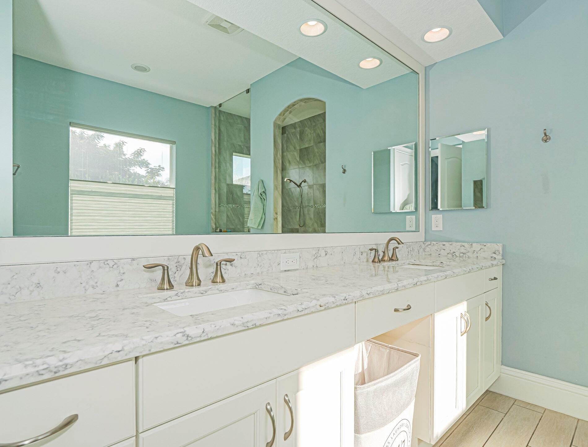 THE LAKE SAPPHIRE SUBDIVI - Residential