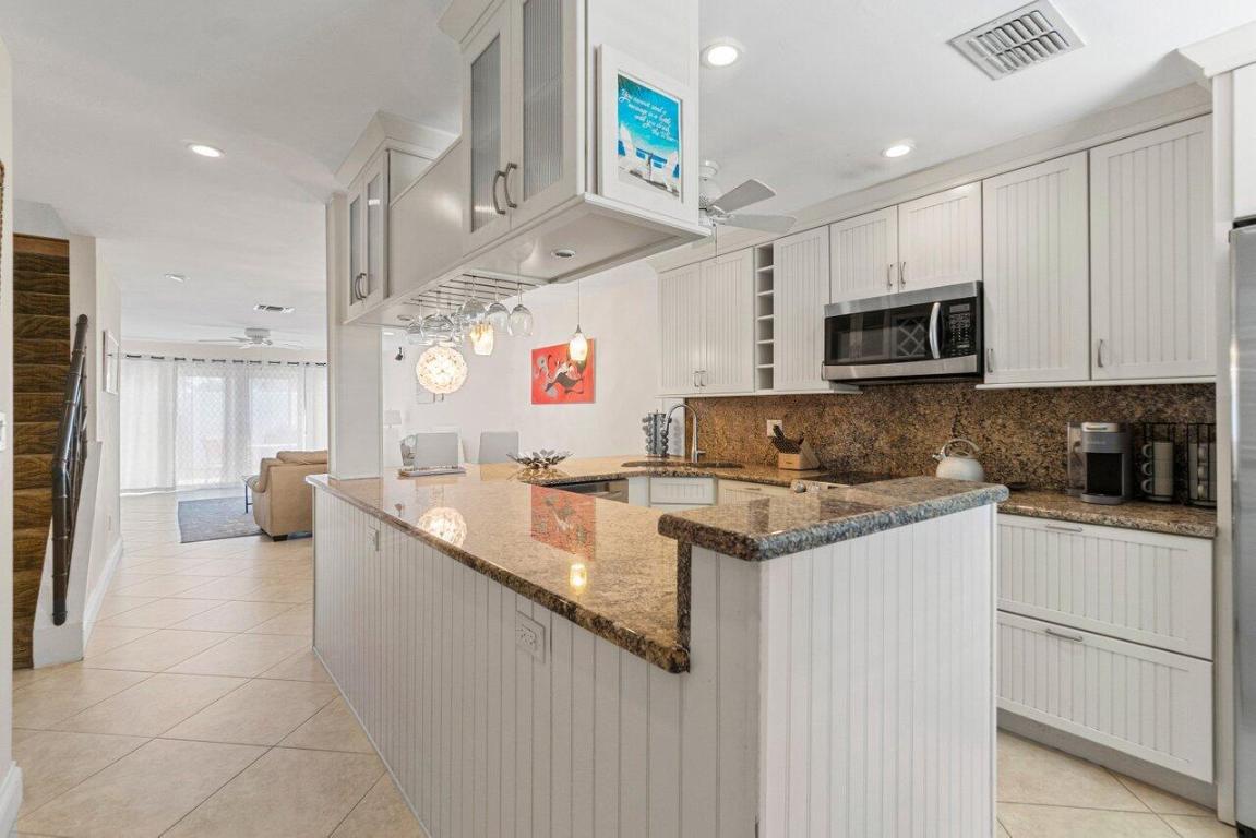 PARKSIDE CONDO - Residential Lease