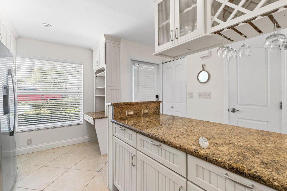 PARKSIDE CONDO - Residential Lease