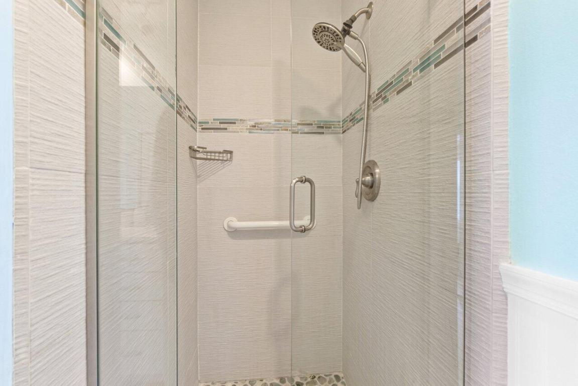 PARKSIDE CONDO - Residential Lease