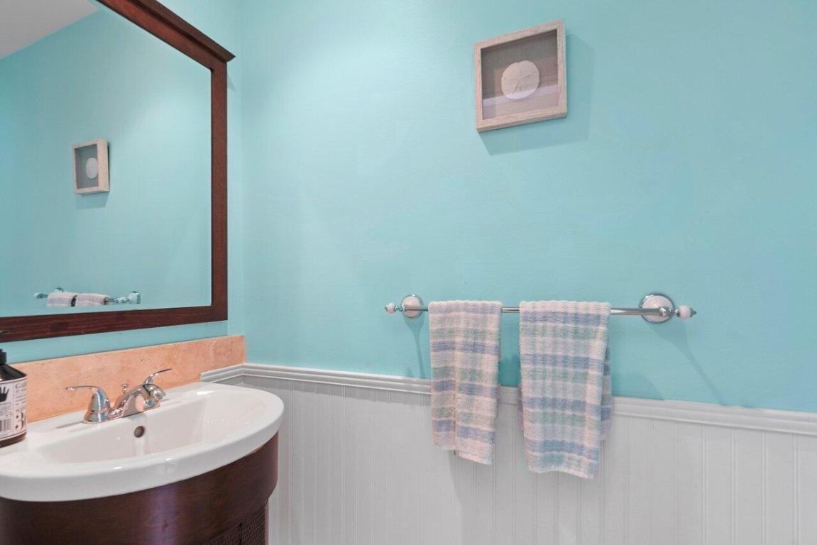 PARKSIDE CONDO - Residential Lease