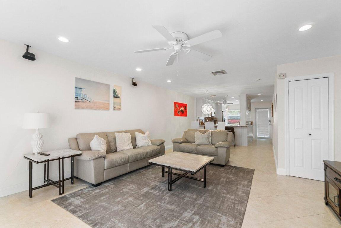 PARKSIDE CONDO - Residential Lease