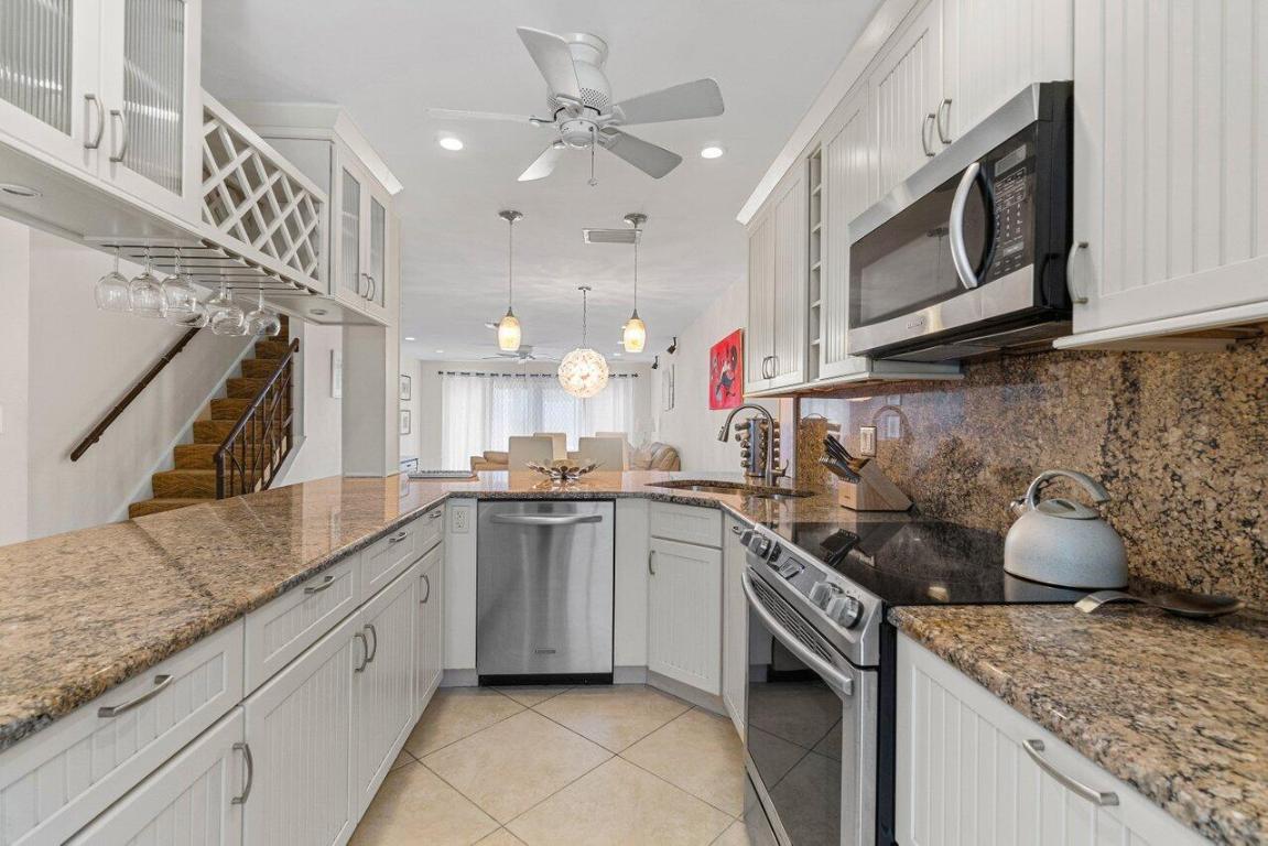 PARKSIDE CONDO - Residential Lease