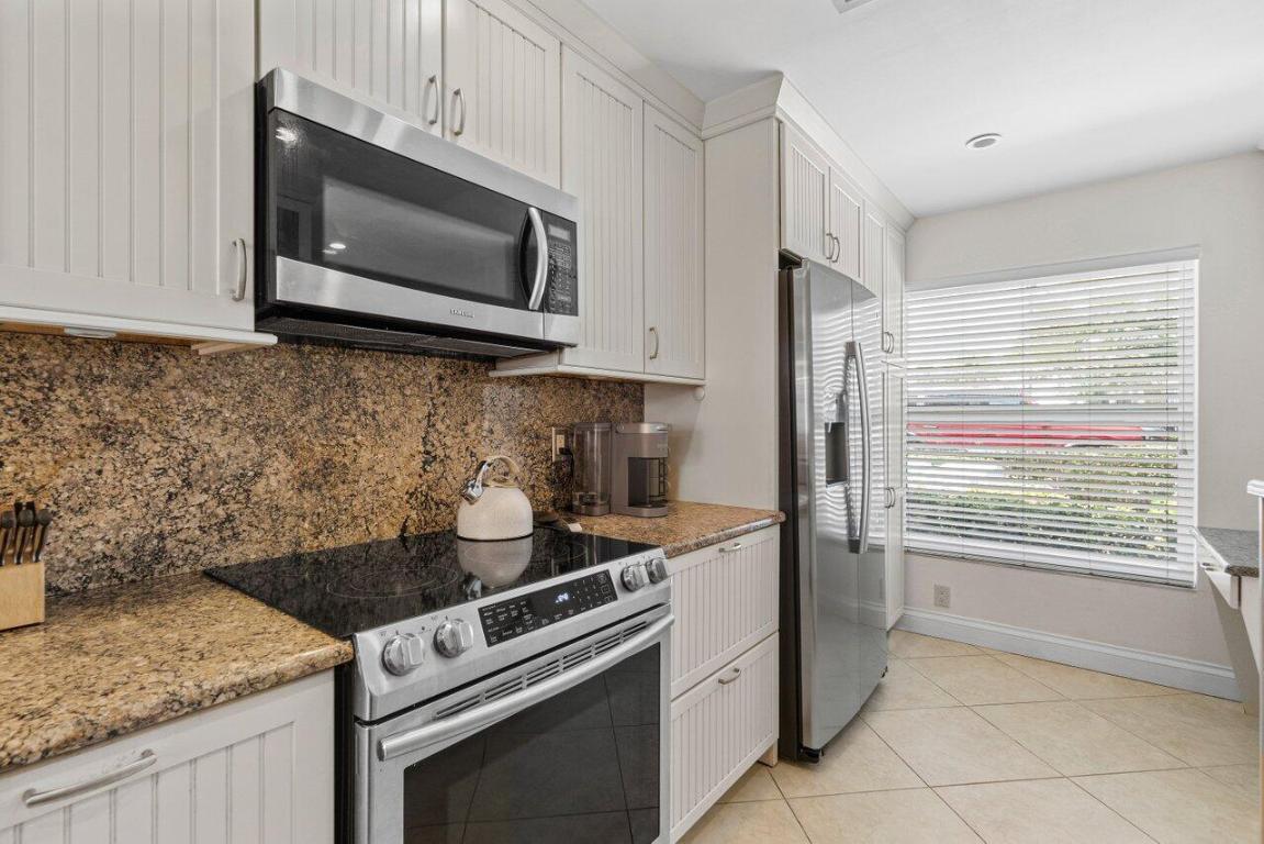 PARKSIDE CONDO - Residential Lease