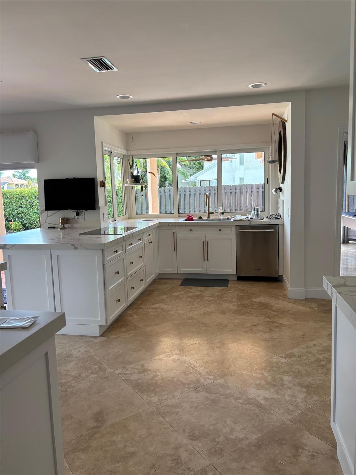 610 SW 101st Ave