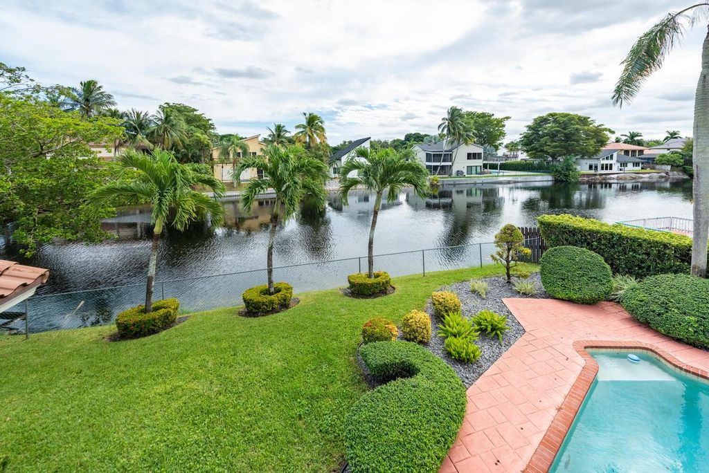 Photo of 610 SW 101st Avenue, Plantation, FL 33324 (MLS # F10533028)