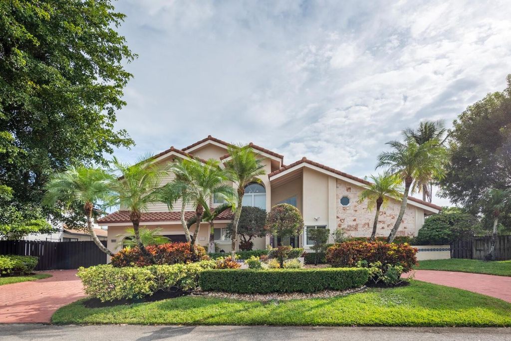 Photo of 610 SW 101st Avenue, Plantation, FL 33324 (MLS # F10533028)